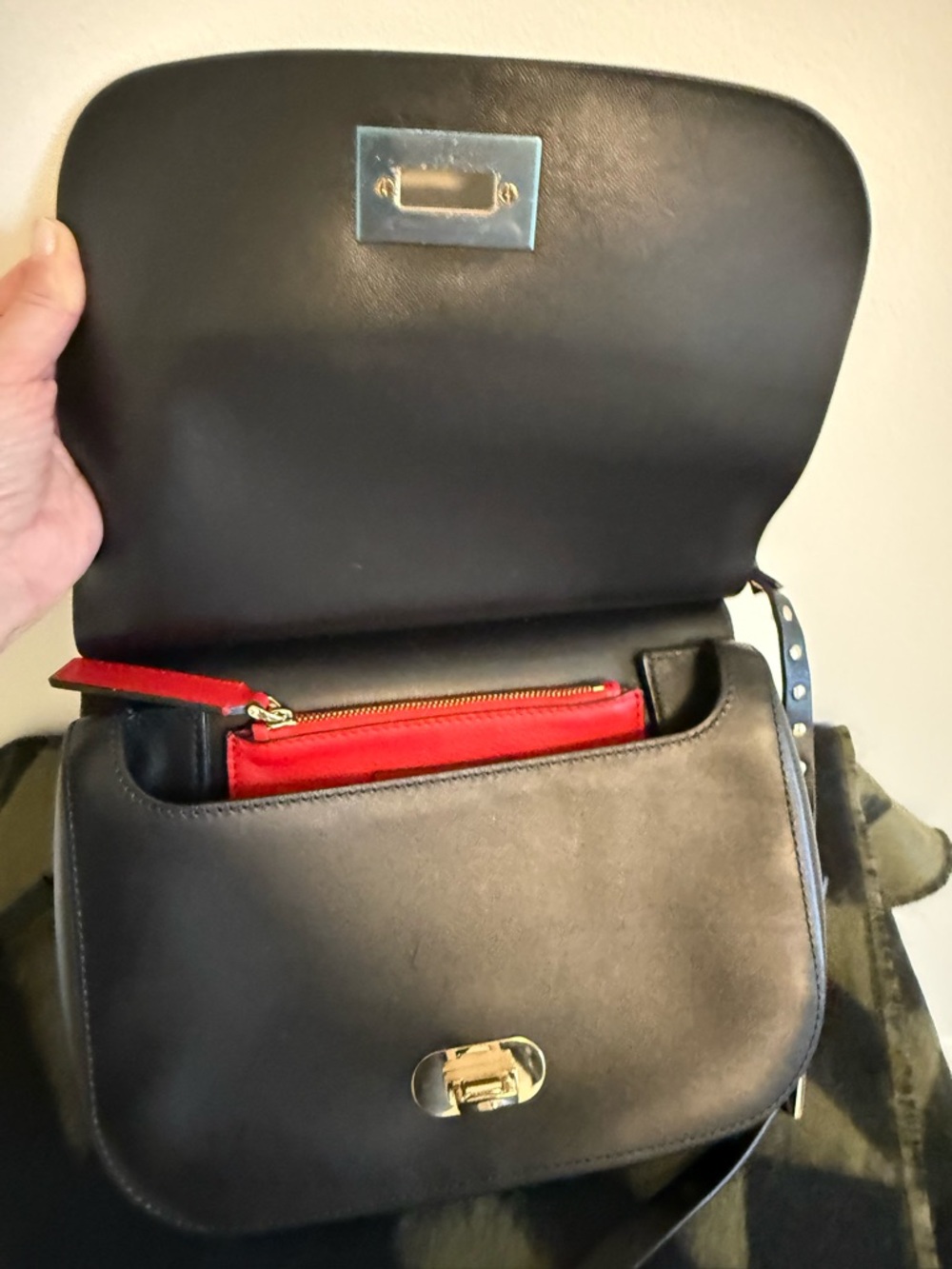 Vintage Valentino Garavani Rockstud Black Leather Saddlebag - Picture 4 of 14